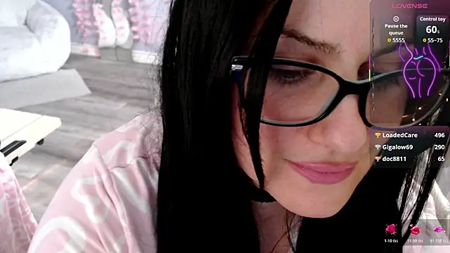 Snapshot of BellaStar84 chatting on 04.29.26 BellaStar84 online show from 04.29.26