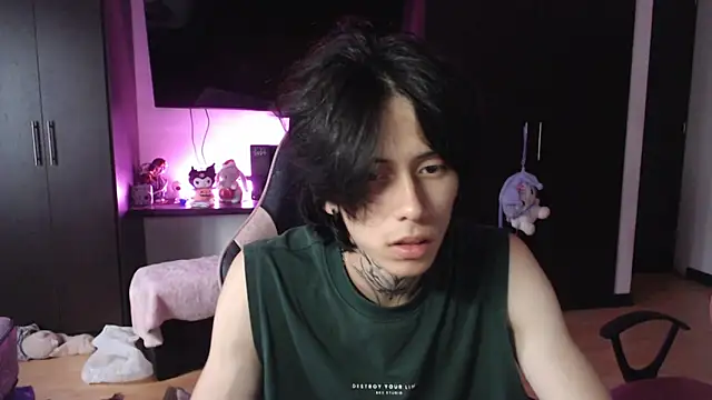 Snapshot of xIce_Boy chatting on 12.14.25 xIce Boy online show from 12.14.25