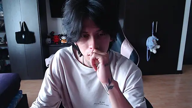 Snapshot of xIce_Boy chatting on 12.16.25 xIce Boy online show from 12.16.25