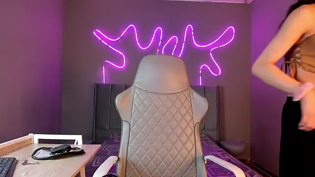 madison  rey online show from 12.19.25