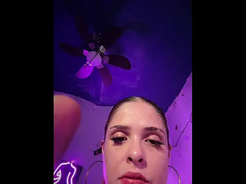 Snapshot of LoganPeny chatting on 03.23.26 LoganPeny online show from 03.23.26
