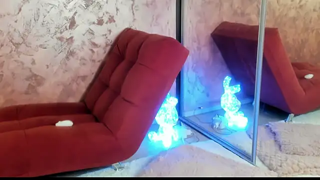 LesyaTouch online show from 12.13.25