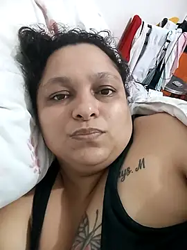 Snapshot of aliciaxm chatting on 12.04.25 aliciaxm online show from 12.04.25