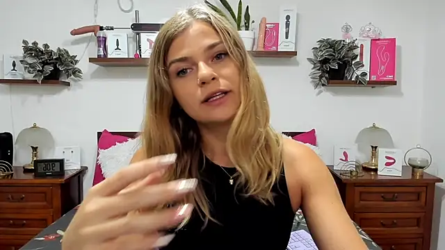 HaleyReedme online show from 09.15.25