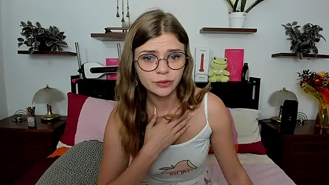 Snapshot of HaleyReedme chatting on 06.06.26 HaleyReedme online show from 06.06.26