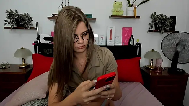 Snapshot of HaleyReedme chatting on 07.17.26 HaleyReedme online show from 07.17.26