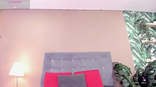 BetsyBennet  online show from 04.24.26