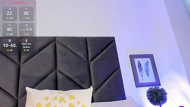 Kendallross28 online show from 10.22.25