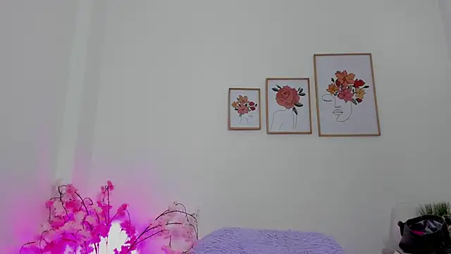 alana 111 online show from 10.10.25