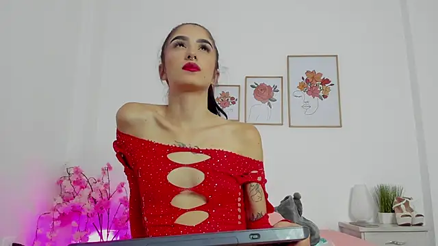 alana 111 online show from 10.11.25