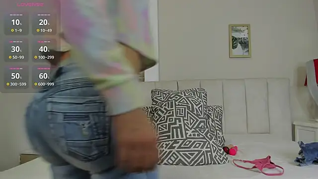 laura latinhot1 online show from 06.02.26