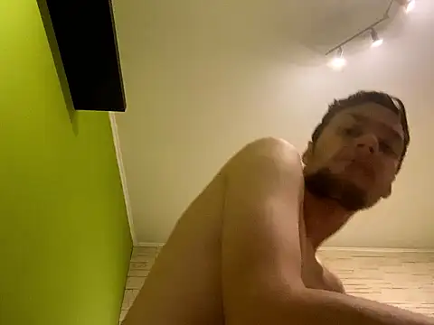 Snapshot of YoungTopGuy chatting on 12.05.25 YoungTopGuy online show from 12.05.25