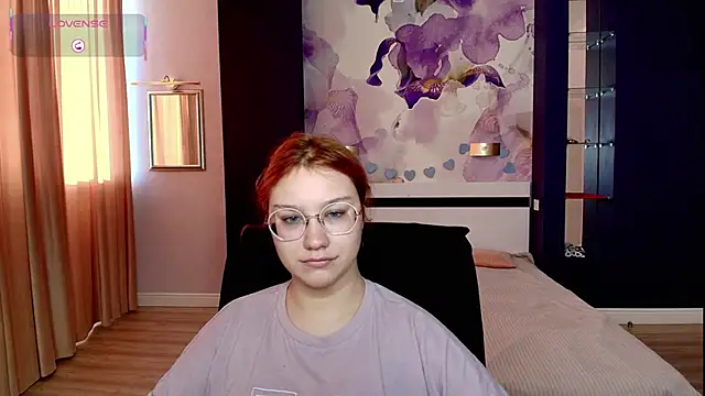 AngelinaLow online show from 12.19.25