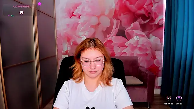 AngelinaLow online show from 01.13.26