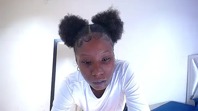 Snapshot of goldenn_ass1 chatting on 10.08.25 goldenn ass1 online show from 10.08.25