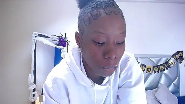 Snapshot of goldenn_ass1 chatting on 10.17.25 goldenn ass1 online show from 10.17.25