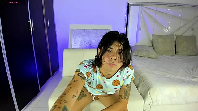 Snapshot of Zion_Moore chatting on 03.15.25 Zion Moore online show from 03.15.25