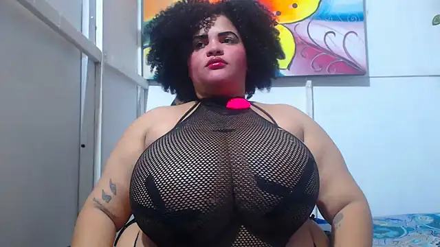 Snapshot of latina_bigboos25 chatting on 05.12.26 latina bigboos25 online show from 05.12.26