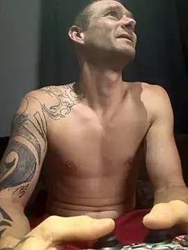 Snapshot of Stillhard8925 chatting on 10.13.25 Stillhard8925 online show from 10.13.25