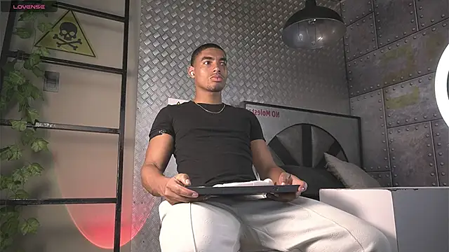 Snapshot of LiamByrne chatting on 06.15.26 LiamByrne online show from 06.15.26