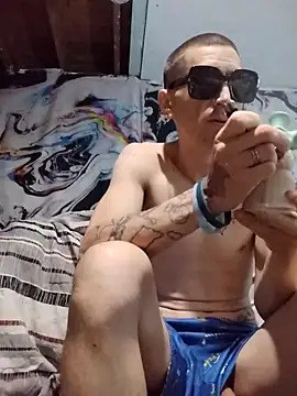 Snapshot of Imjoshinnu chatting on 10.14.25 Imjoshinnu online show from 10.14.25