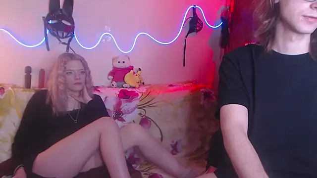 Snapshot of Your_Horny_Friends chatting on 03.15.25 Your Horny Friends online show from 03.15.25