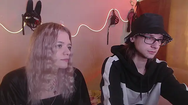 Snapshot of Your_Horny_Friends chatting on 03.20.25 Your Horny Friends online show from 03.20.25