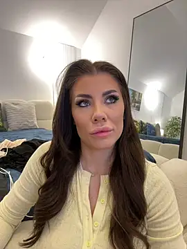 CelineReys online show from 04.12.26