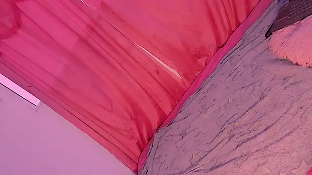 Mariana-ofc online show from 11.18.25