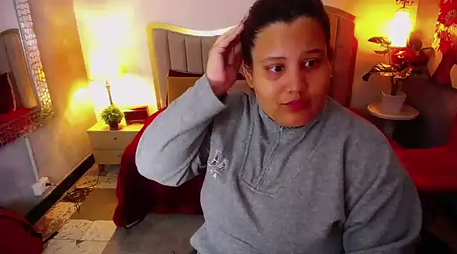 Snapshot of ailyn_maury chatting on 03.20.25 ailyn maury online show from 03.20.25