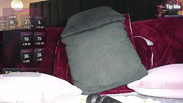 Snapshot of ailyn_maury chatting on 10.29.25 ailyn maury online show from 10.29.25