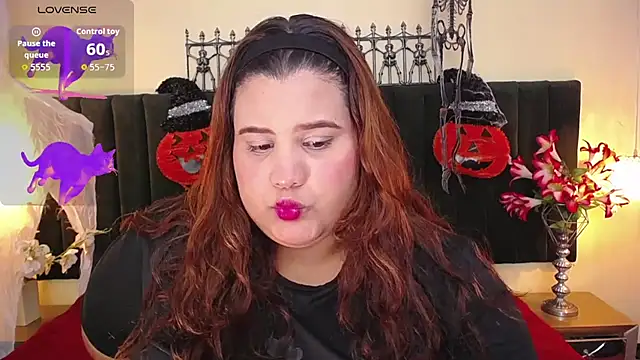 Snapshot of ailyn_maury chatting on 11.04.25 ailyn maury online show from 11.04.25