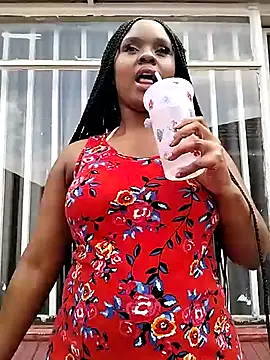 Snapshot of LUNAx02 chatting on 12.15.25 LUNAx02 online show from 12.15.25