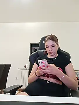 MeCherryy online show from 06.04.26