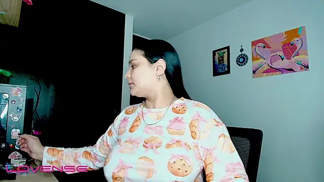 Snapshot of ashliecooperrr chatting on 10.26.25 ashliecooperrr online show from 10.26.25