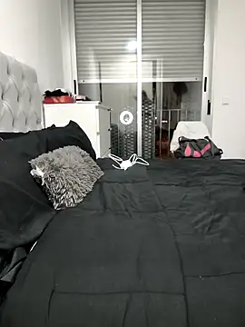 Alyssa 76 online show from 12.18.25