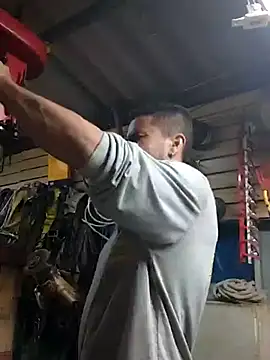 Snapshot of Dom-Atlas chatting on 03.17.25 Dom-Atlas online show from 03.17.25