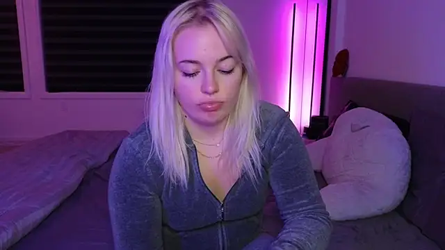 margot robbie7 online show from 10.16.25