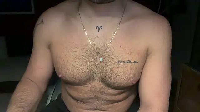 Snapshot of TopRaw3 chatting on 12.15.25 TopRaw3 online show from 12.15.25