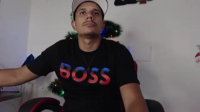 Snapshot of MrOlivers chatting on 12.17.25 MrOlivers online show from 12.17.25