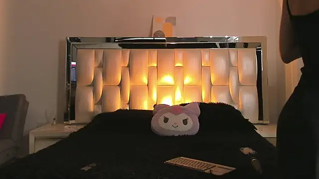 pauline rouge online show from 11.08.25