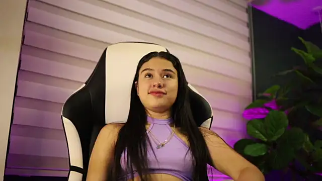 Danaa Rouse online show from 10.31.25