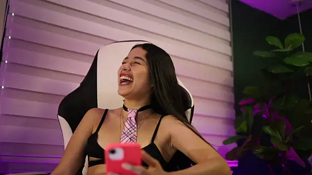 Danaa Rouse online show from 11.05.25