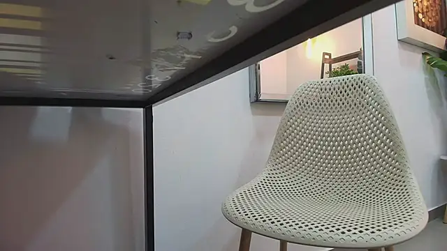 Coral Lise online show from 09.22.25