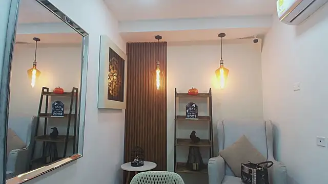 Coral Lise online show from 10.23.25