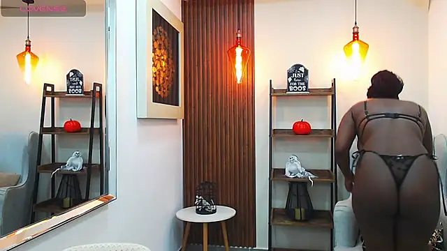 Coral Lise online show from 11.05.25