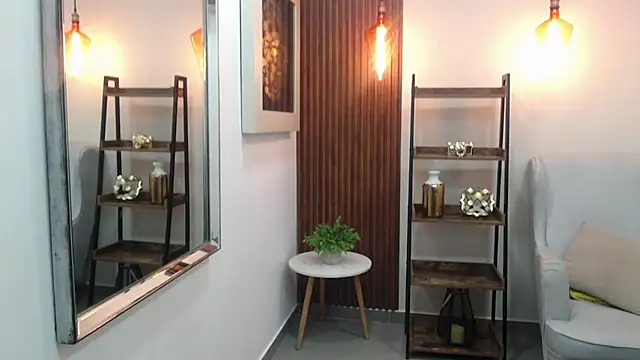 Coral Lise online show from 11.28.25