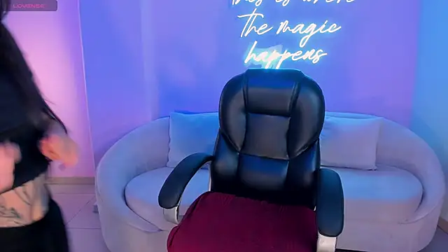 LarisaSmirnov online show from 10.15.25