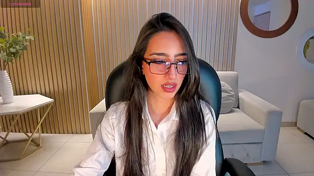 LarisaSmirnov online show from 10.21.25