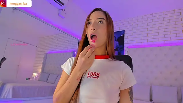 Snapshot of Morggan_Fox_ chatting on 11.20.25 Morggan Fox online show from 11.20.25